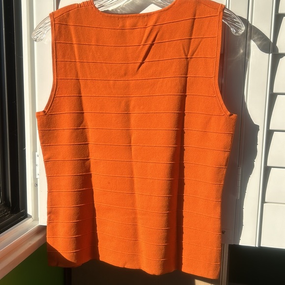 Cable & Gauge sleeveless orange sweater. - Picture 2 of 5